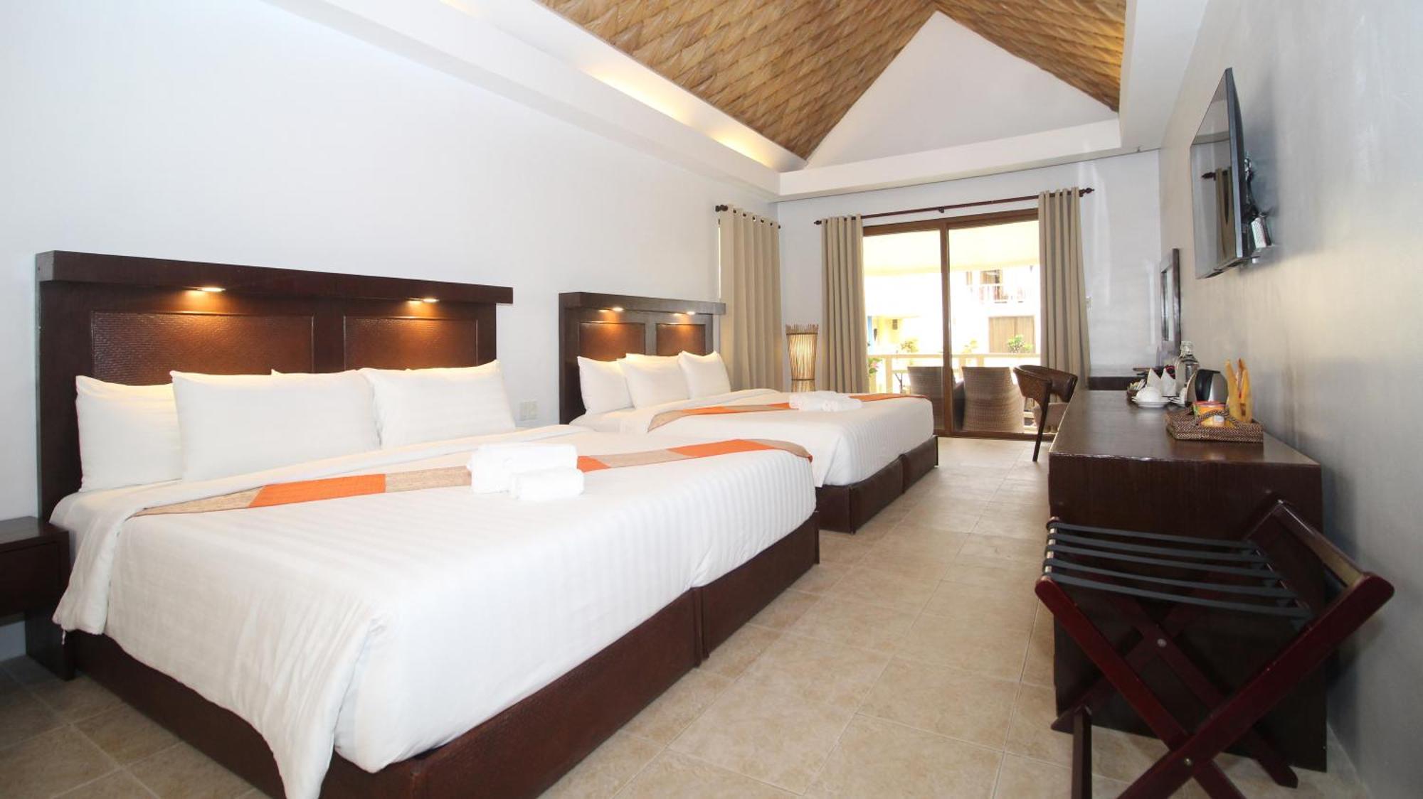 Ambassador In Paradise Balabag  Bagian luar foto Deluxe Room